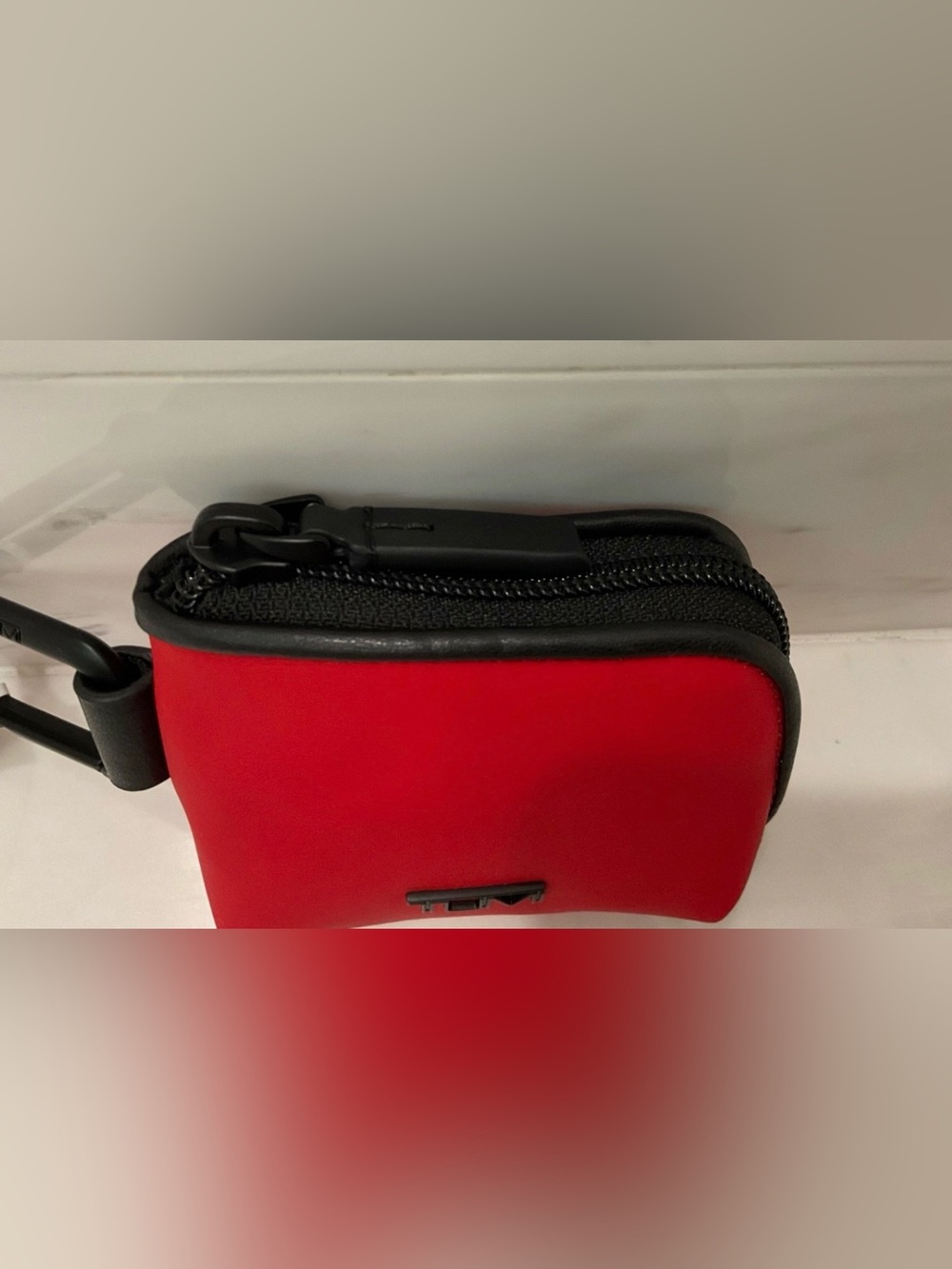 NEW TUMI + ALPHA BRAVO AirPods Pro Extra Small Pouch - TUMI RED - Picture 3 of 4